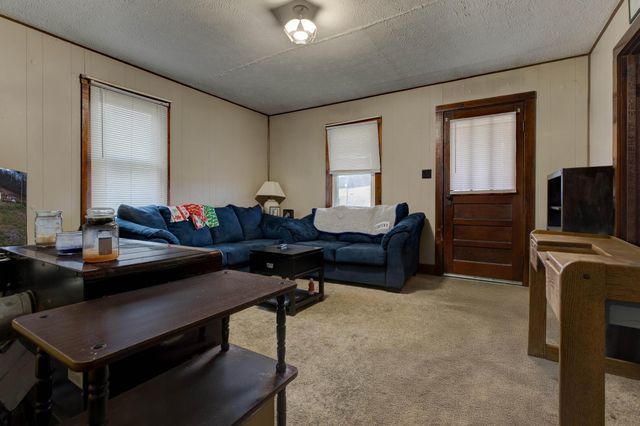 25 Calk Lake Road, Jeffersonville, KY 40337