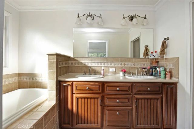 11003 Pangborn, Downey, CA 90241