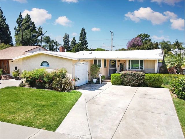 11003 Pangborn, Downey, CA 90241