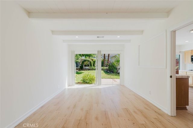 2007 W Kenneth Road, Glendale, CA 91201