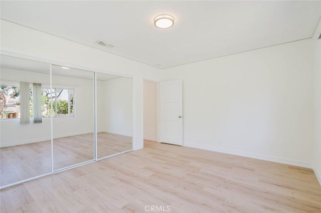 2007 W Kenneth Road, Glendale, CA 91201
