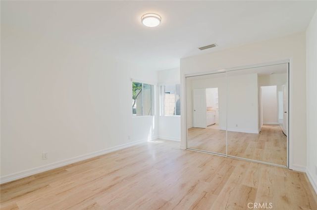 2007 W Kenneth Road, Glendale, CA 91201