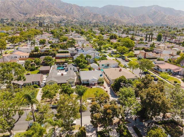 2007 W Kenneth Road, Glendale, CA 91201