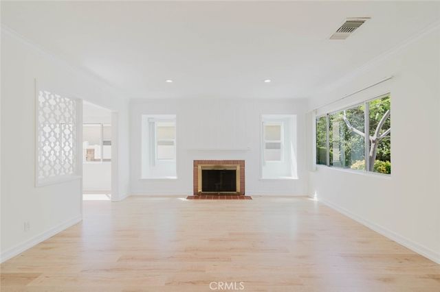 2007 W Kenneth Road, Glendale, CA 91201