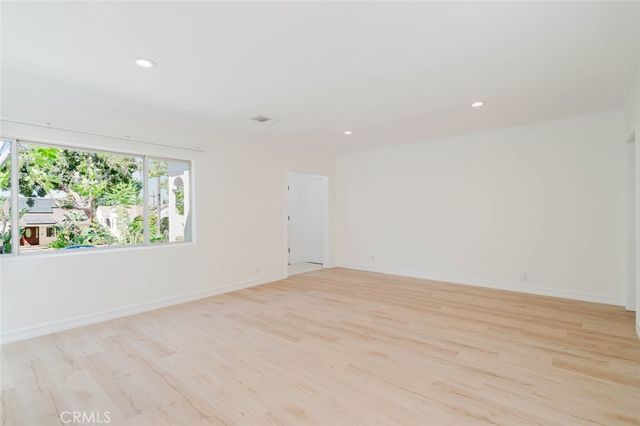 2007 W Kenneth Road, Glendale, CA 91201