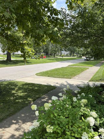 1004 Bryn Mawr Boulevard, Springfield, IL 62703