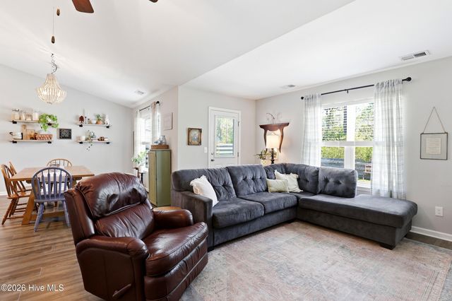 4432 Pinewood Village Drive SE, Southport, NC 28461