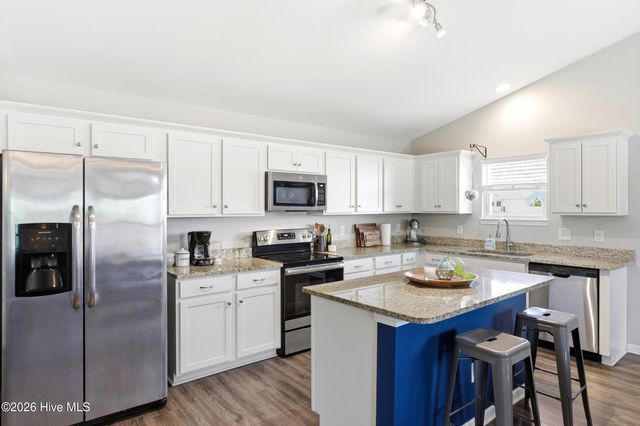 4432 Pinewood Village Drive SE, Southport, NC 28461