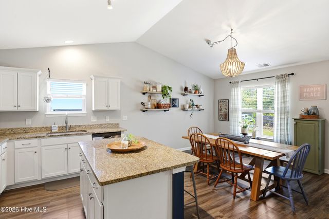 4432 Pinewood Village Drive SE, Southport, NC 28461