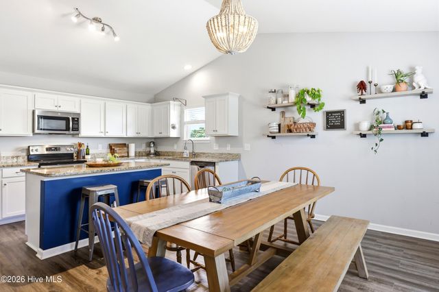 4432 Pinewood Village Drive SE, Southport, NC 28461