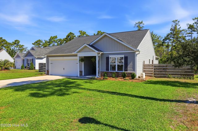 4432 Pinewood Village Drive SE, Southport, NC 28461