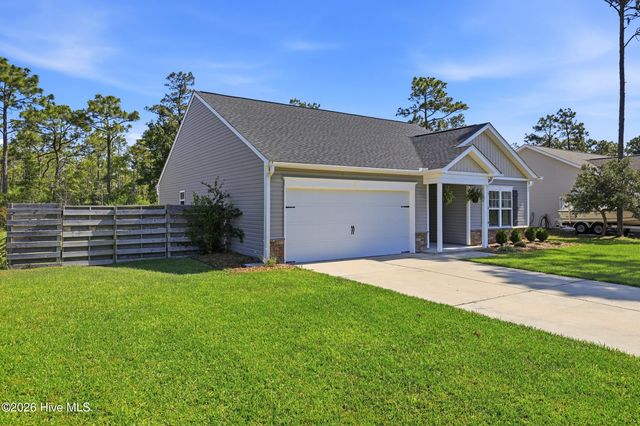 4432 Pinewood Village Drive SE, Southport, NC 28461