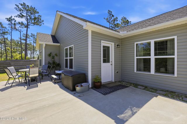 4432 Pinewood Village Drive SE, Southport, NC 28461