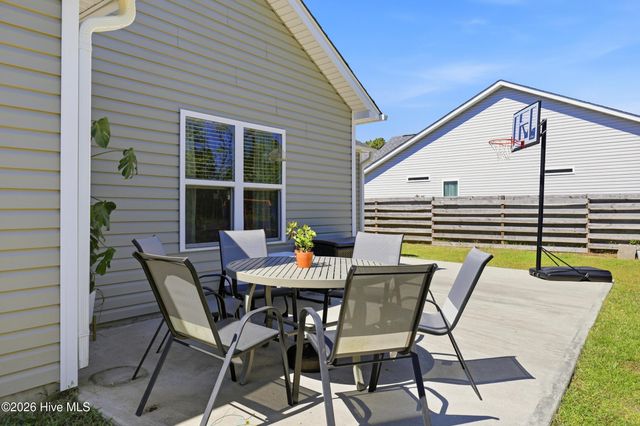 4432 Pinewood Village Drive SE, Southport, NC 28461