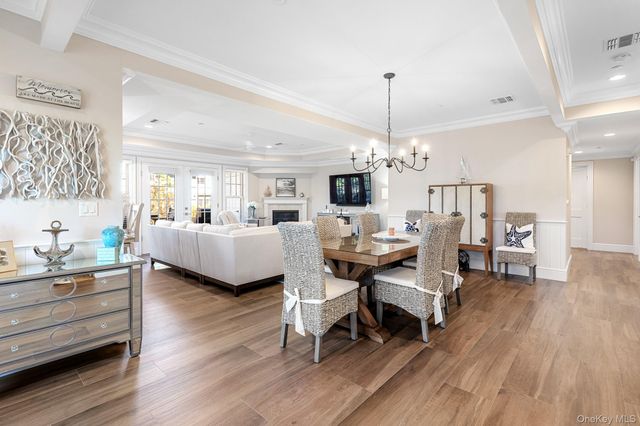 1 Village Green Drive 1, Southampton, NY 11968