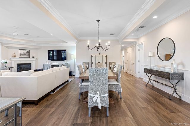 1 Village Green Drive 1, Southampton, NY 11968