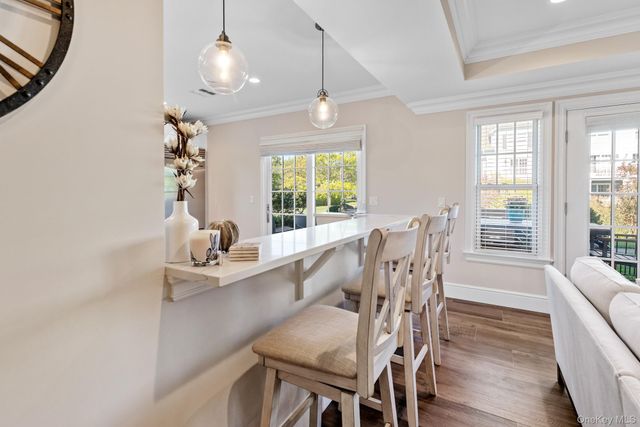 1 Village Green Drive 1, Southampton, NY 11968