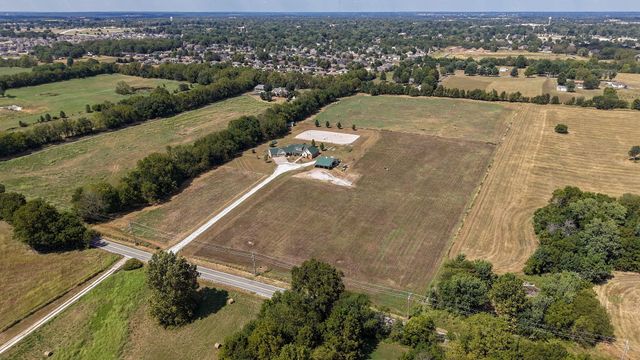 8689 W Farm Rd 194, Republic, MO 65738