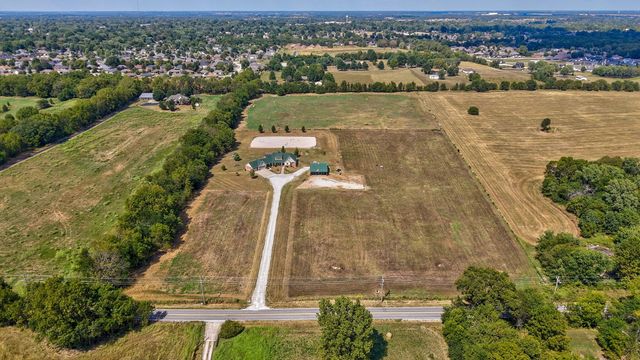 8689 W Farm Rd 194, Republic, MO 65738
