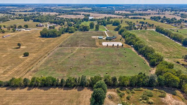 8689 W Farm Rd 194, Republic, MO 65738