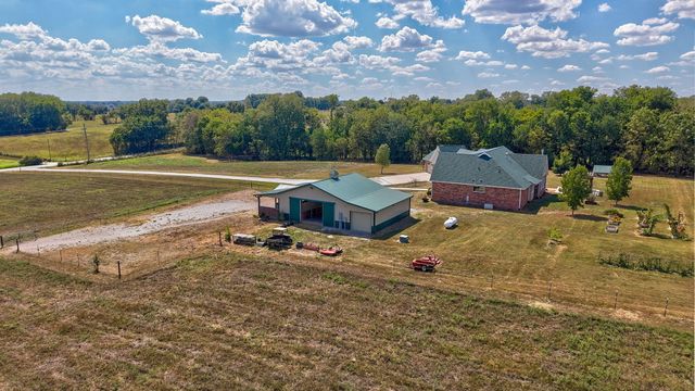 8689 W Farm Rd 194, Republic, MO 65738