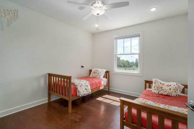 8689 W Farm Rd 194, Republic, MO 65738
