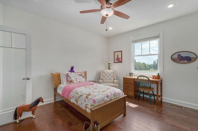 8689 W Farm Rd 194, Republic, MO 65738