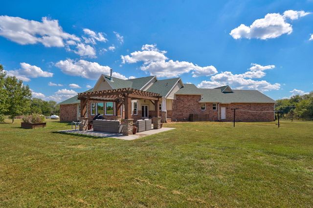 8689 W Farm Rd 194, Republic, MO 65738