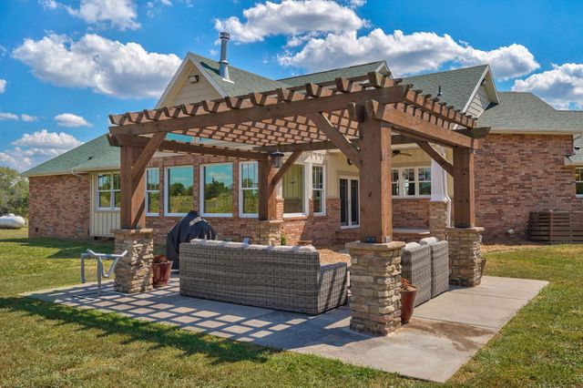8689 W Farm Rd 194, Republic, MO 65738