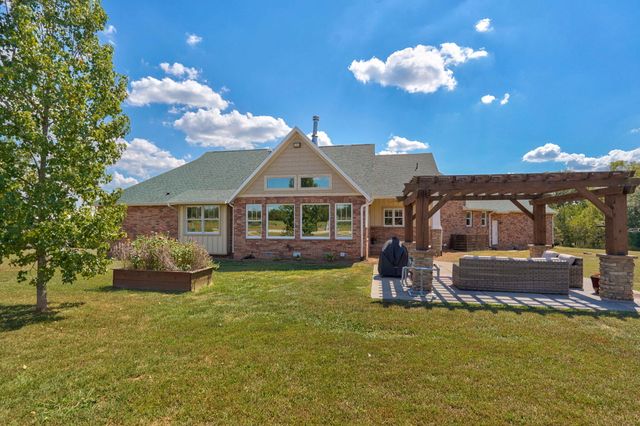 8689 W Farm Rd 194, Republic, MO 65738