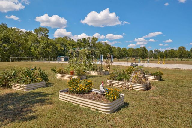 8689 W Farm Rd 194, Republic, MO 65738