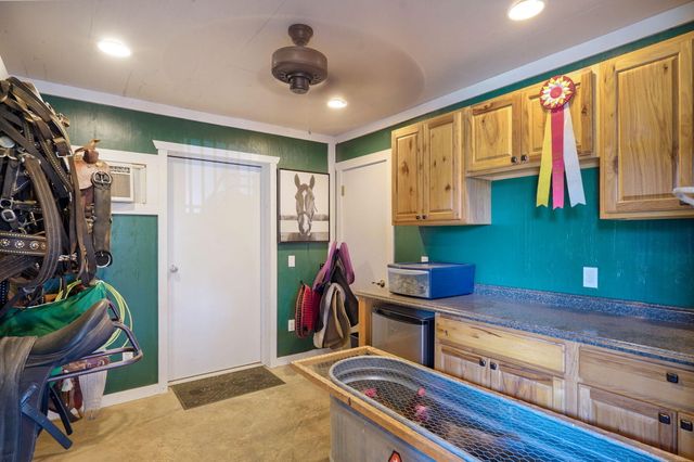 8689 W Farm Rd 194, Republic, MO 65738