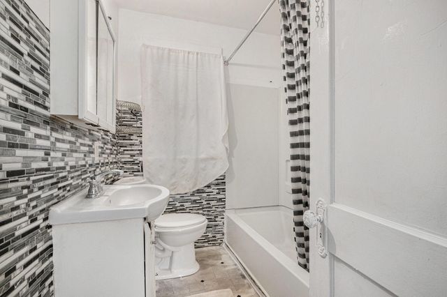 446 N 24th Street N, Springfield City, MI 49037