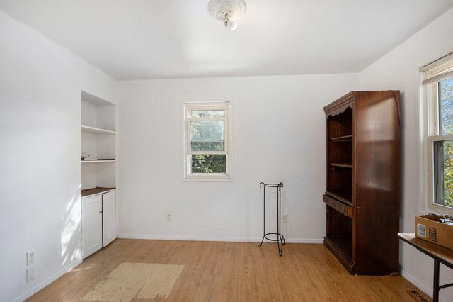 446 N 24th Street N, Springfield City, MI 49037