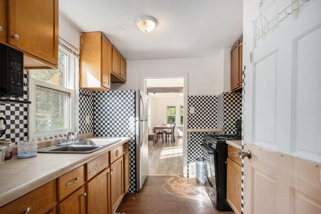 446 N 24th Street N, Springfield City, MI 49037