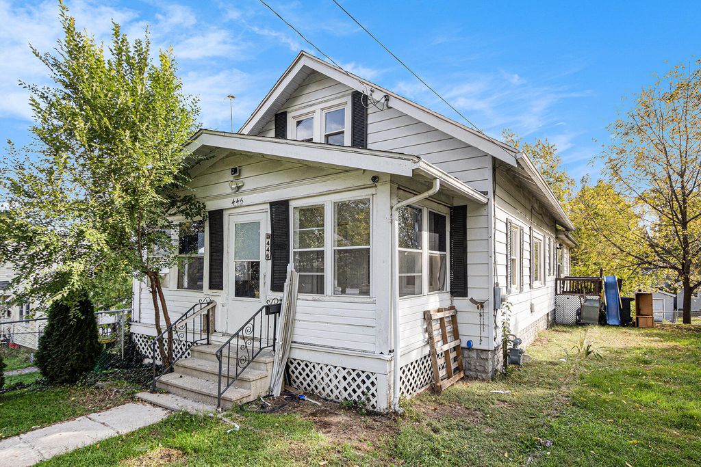 446 N 24th Street N, Springfield City, MI 49037