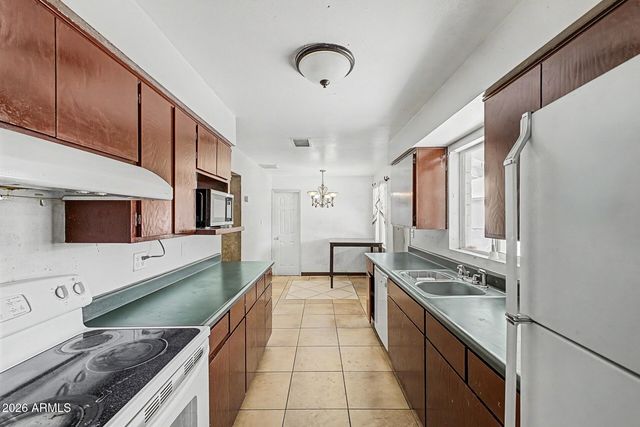 519 N CHERI LYNN Drive, Chandler, AZ 85225