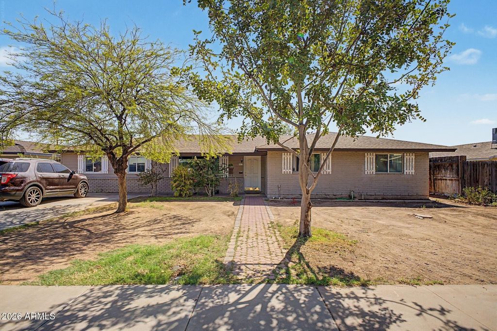 519 N CHERI LYNN Drive, Chandler, AZ 85225