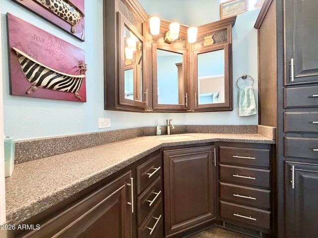 111 S GREENFIELD Road 753, Mesa, AZ 85206
