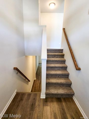 195 Whispering Pines Drive 10, Fenton, MI 48430