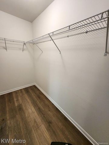 195 Whispering Pines Drive 10, Fenton, MI 48430