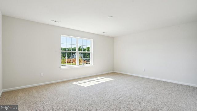 5 WHALER AVE, Barnegat, NJ 08005