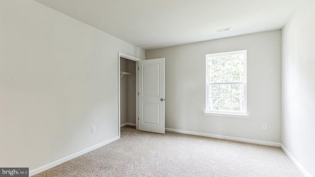 5 WHALER AVE, Barnegat, NJ 08005