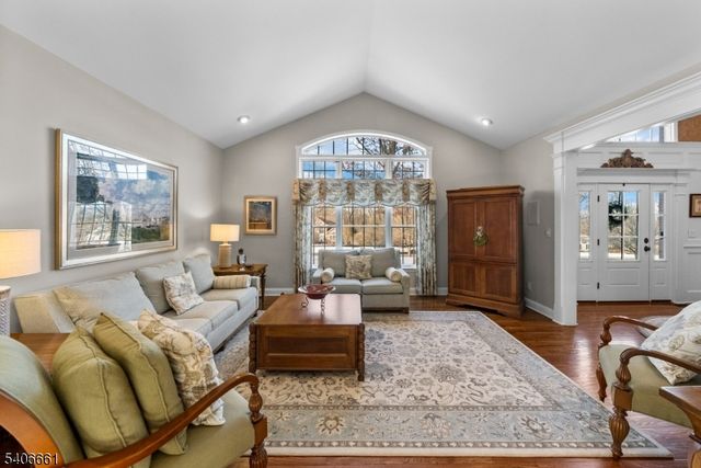 202 Bradford Lane, Greenwich Twp., NJ 08804