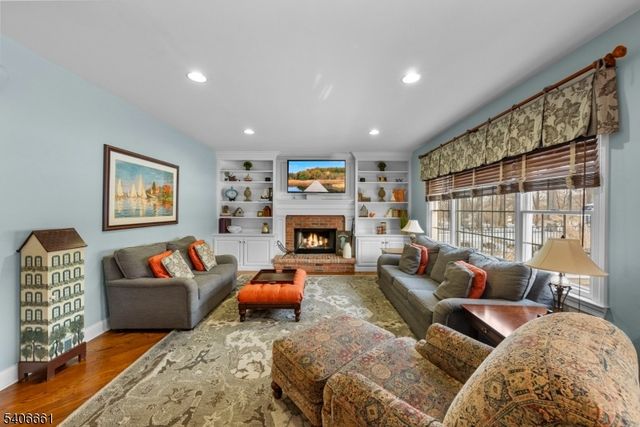 202 Bradford Lane, Greenwich Twp., NJ 08804