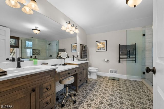 202 Bradford Lane, Greenwich Twp., NJ 08804