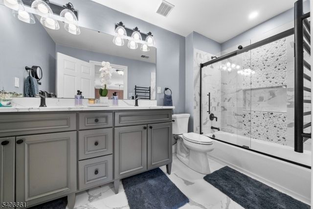 202 Bradford Lane, Greenwich Twp., NJ 08804