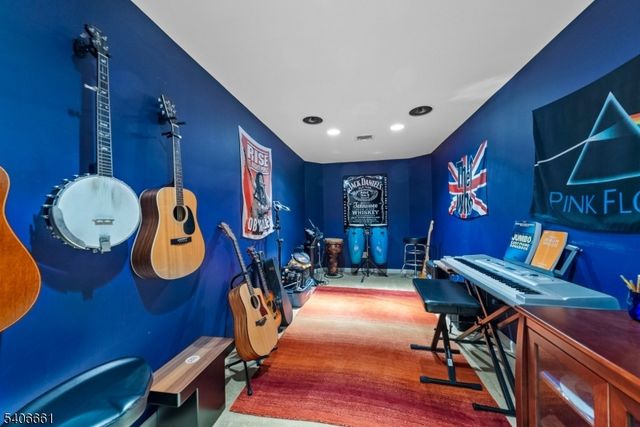 202 Bradford Lane, Greenwich Twp., NJ 08804