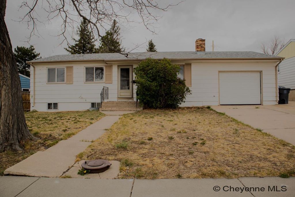 1206 HOY RD, Cheyenne, WY 82009