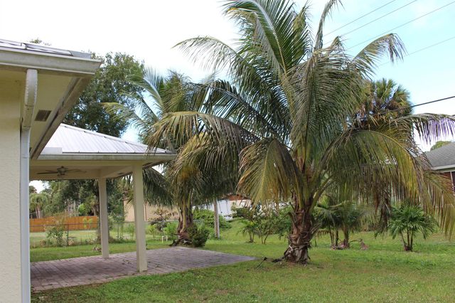 8206 Penny Lane, Fort Pierce, FL 34951